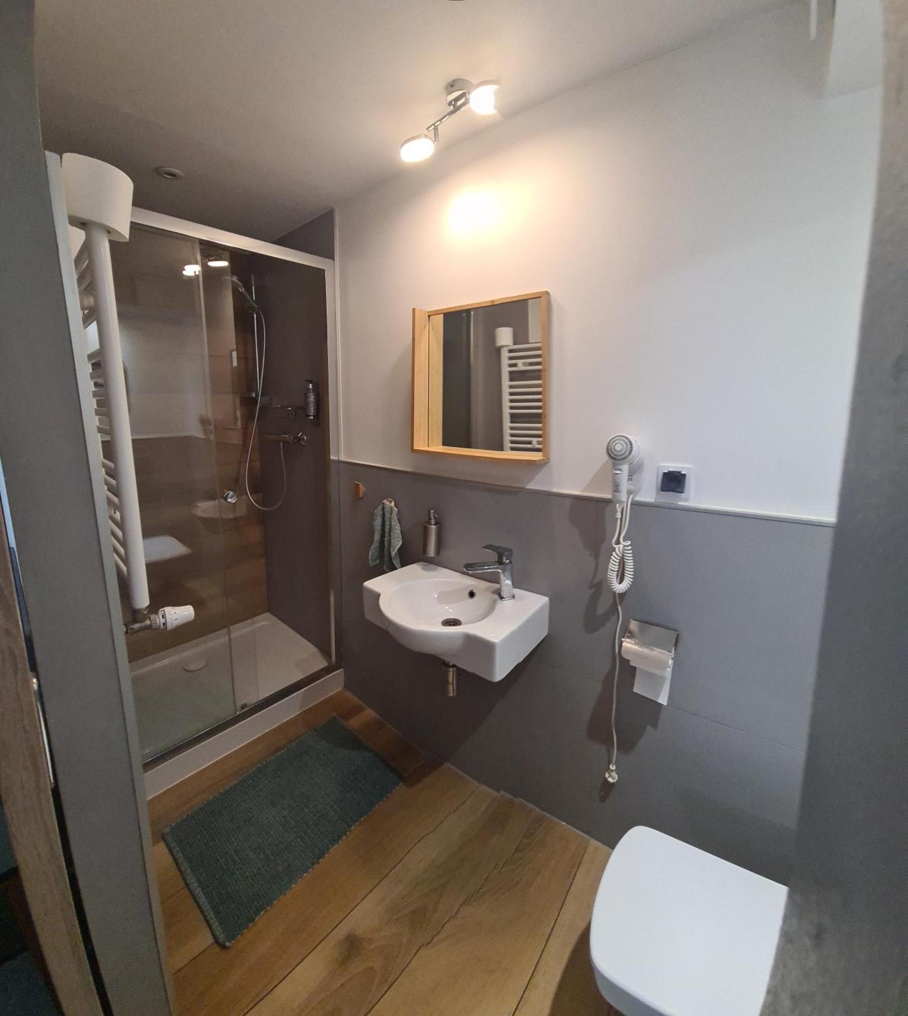 Es8Bar Motel Lozina Dış mekan fotoğraf