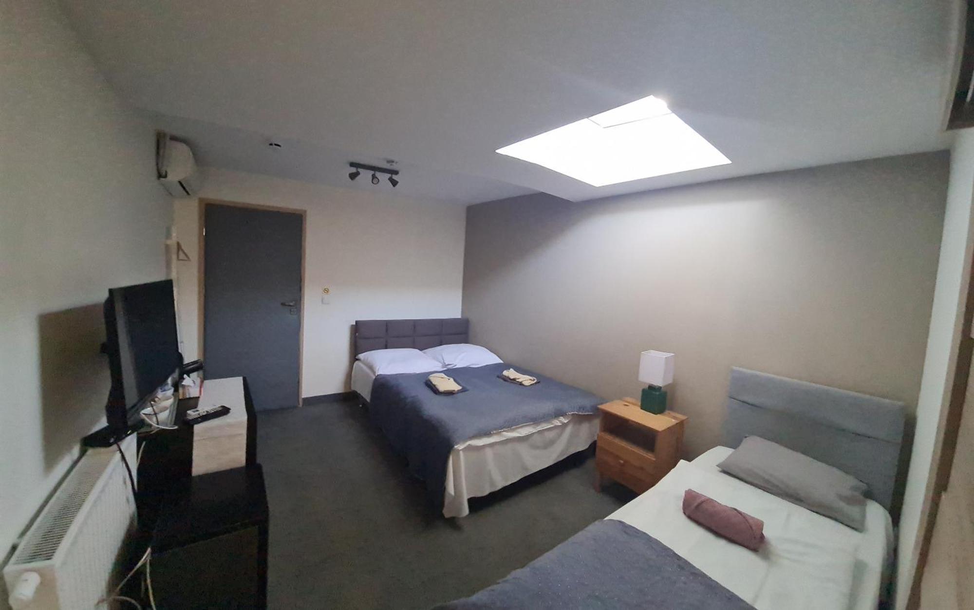 Es8Bar Motel Lozina Dış mekan fotoğraf